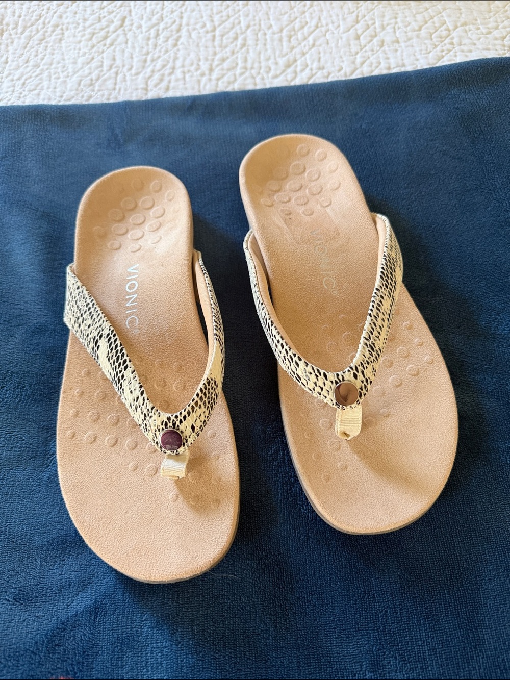 Vionic Gold Snake-Print Thong Sandals Size 10